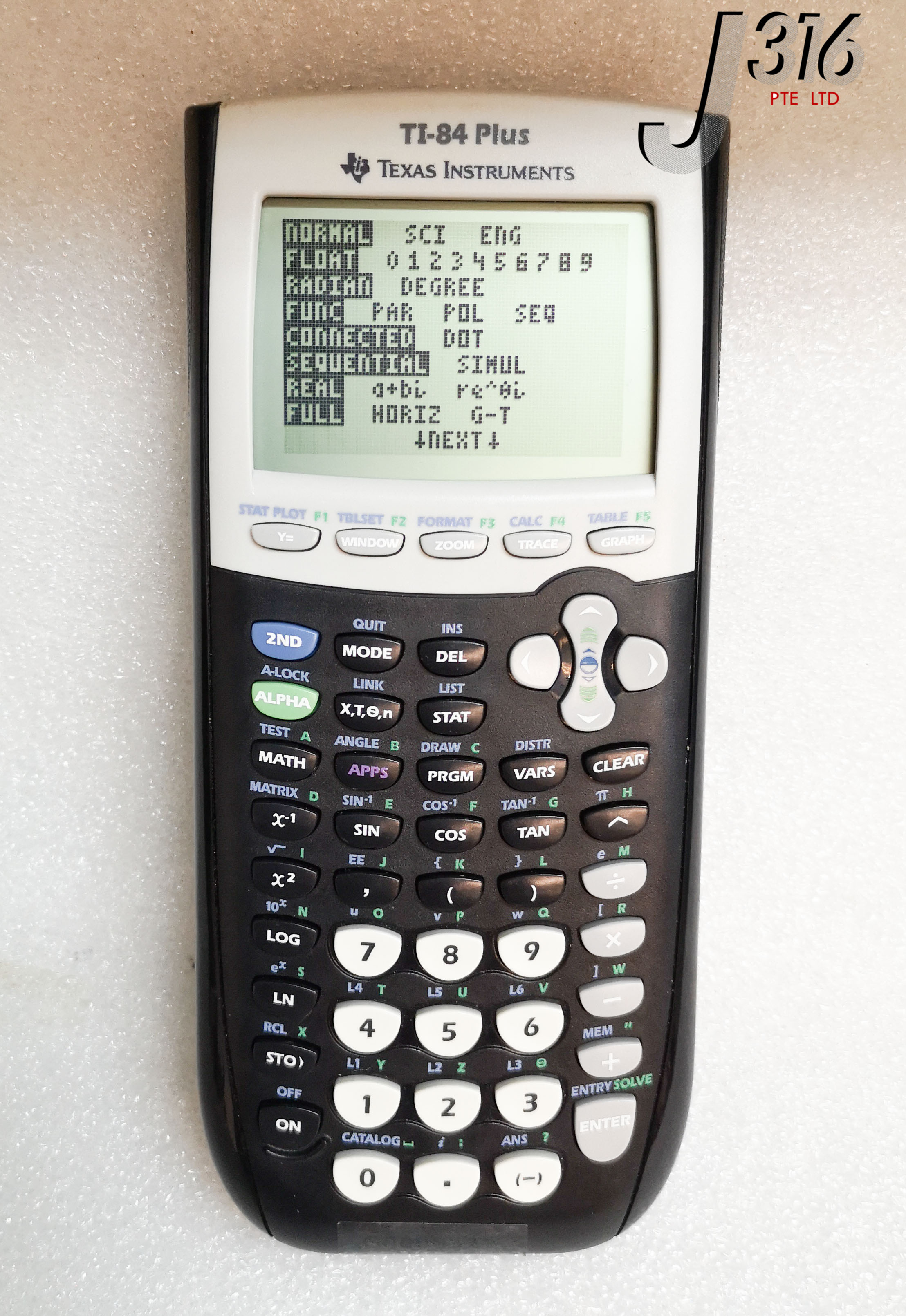 16247 TEXAS INSTRUMENTS GRAPHING CALCULATOR WITH CHARGING CABLE TI-84 ...